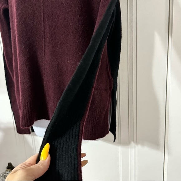 Athleta Burgundy Black Merino Wool Transit Turtleneck SweaterSize: XS oversized - Picture 4 of 6